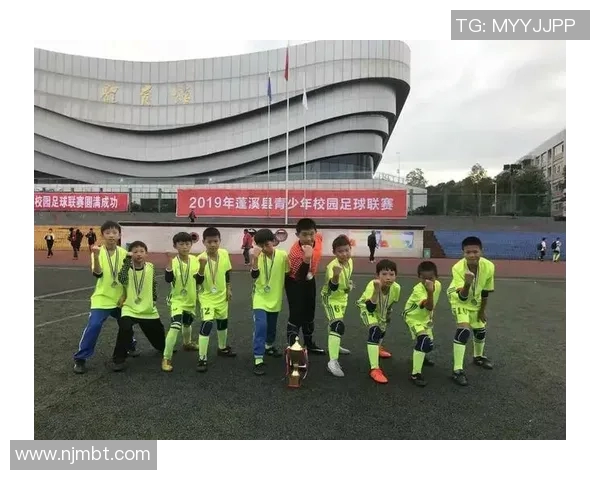 重庆足球培训助力青少年成长打造足球梦想新天地